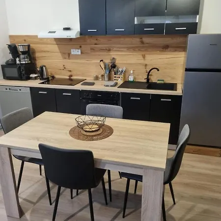 Appart'Hotel Solesmes Appartement *